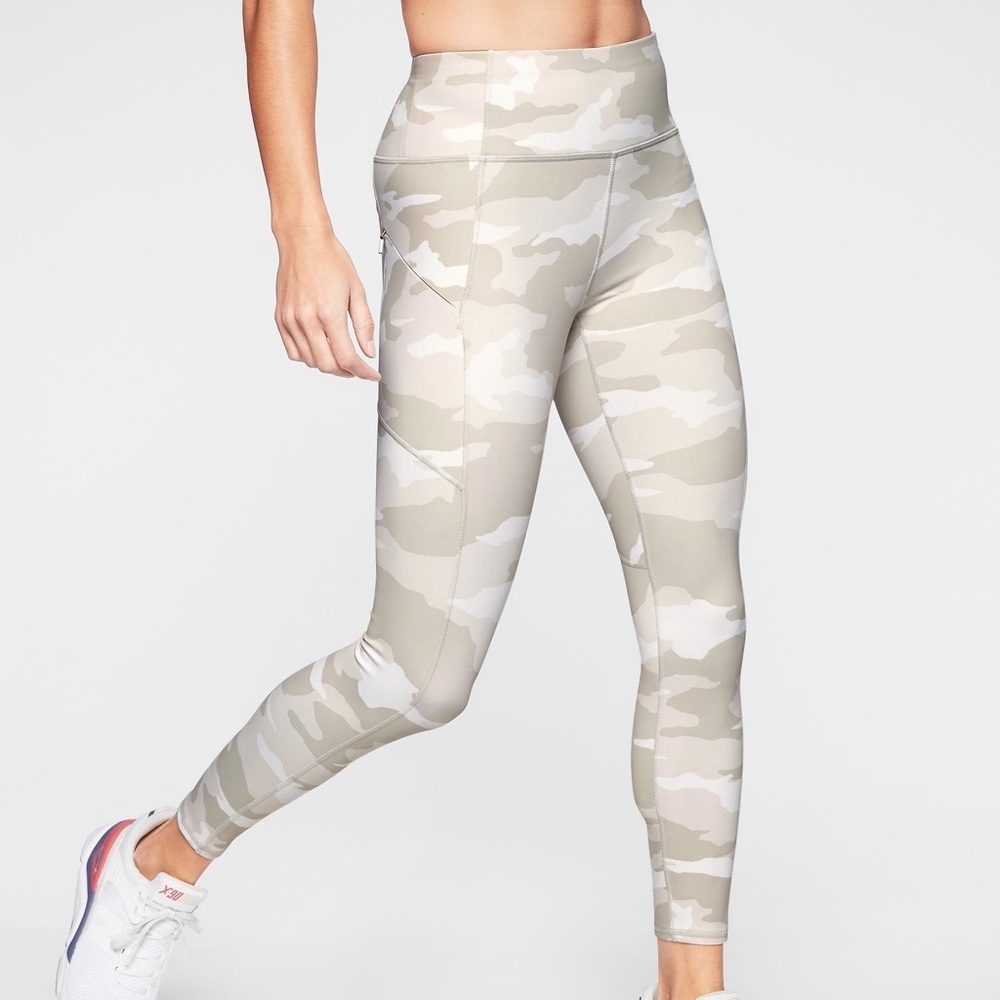 Athleta Contender 7/8 Powerlift Tight Leggings in White Camo